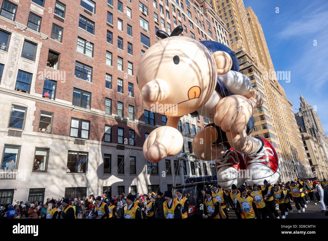 abrams-books-greg-heffley-from-diary-of-a-wimpy-kid-balloon-moves