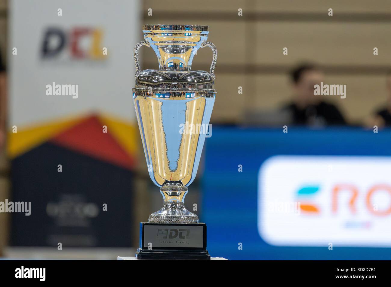 Deutsche Turnliga DTL (Bundesliga) der Frauen, Finale 2025 in Heidelberg***Bild: Der Pokal steht für den Sieger bereit Stock Photo