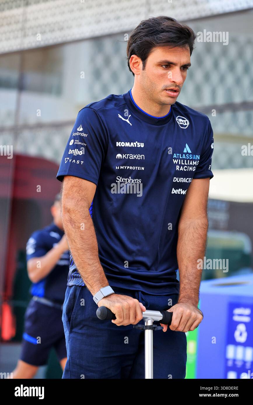 Carlos Sainz (ESP) Atlassian Williams Racing. 30.11.2025. Formula 1 ...