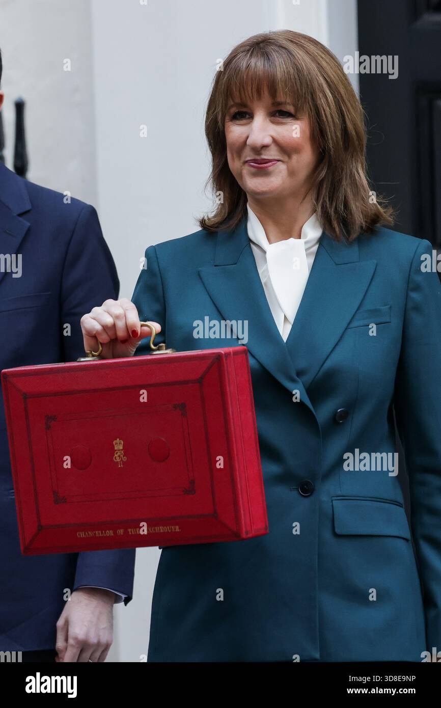 Rachel Reeves Despatch Box Rachel reeves budget box hi-res stock photography and images - Alamy