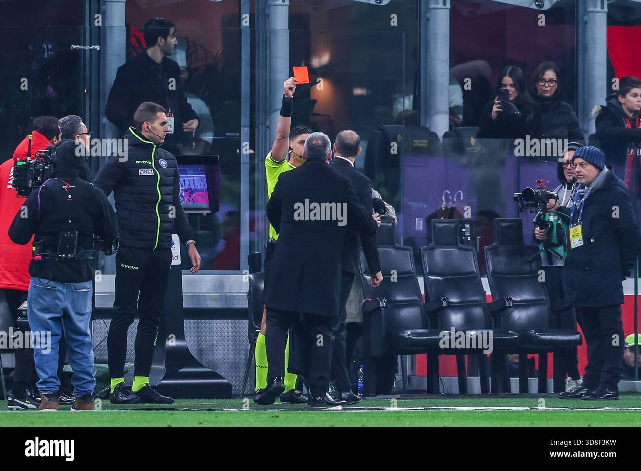 Massimiliano Allegri Head Coach of AC Milan red card during Serie A ...