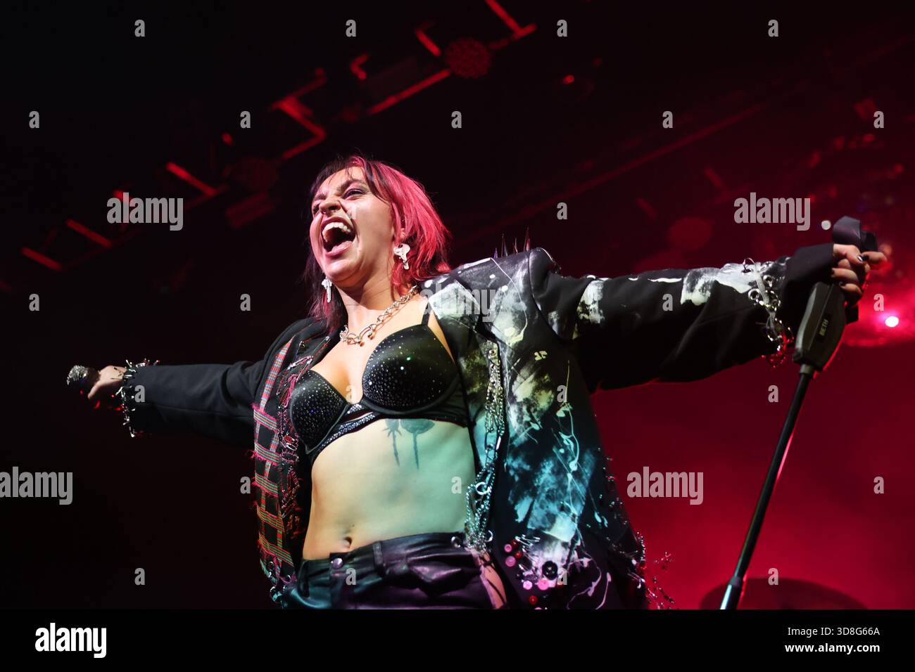 London, UK. November 30, 2025. British singer/songwriter Beth McCarthy ...