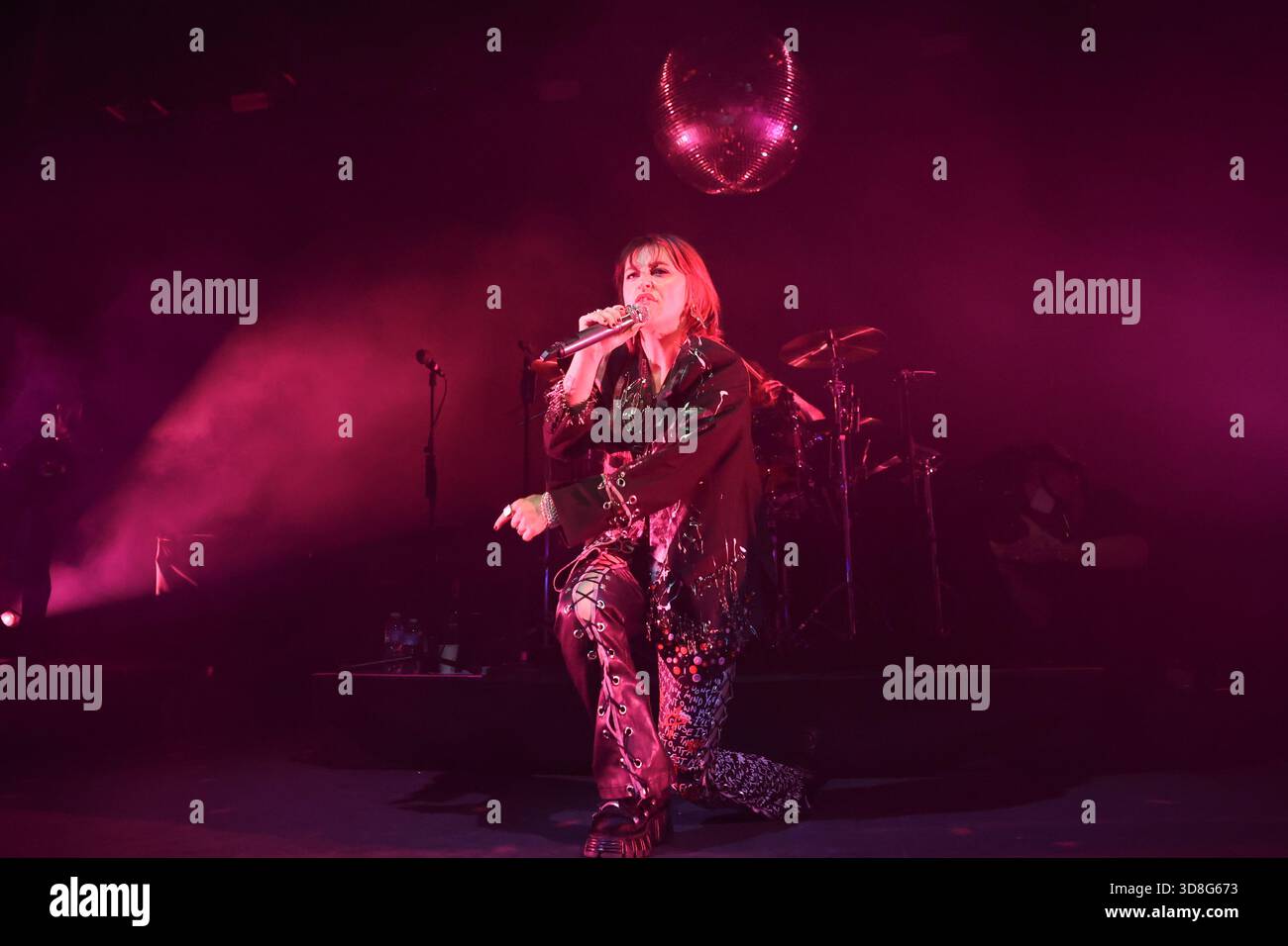London, UK. November 30, 2025. British singer/songwriter Beth McCarthy ...