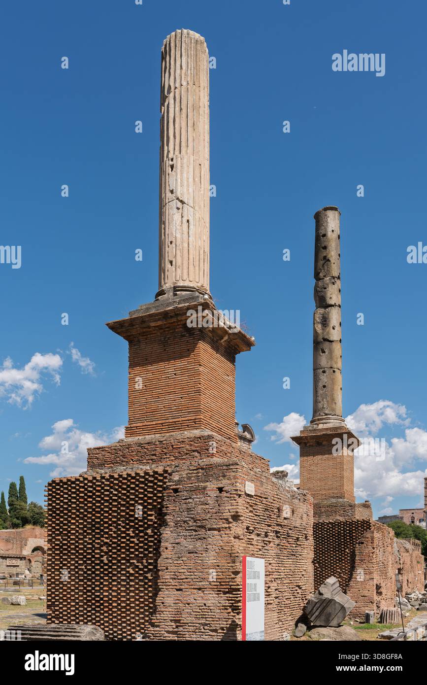 Aicent Rome Collums Italy - Rome - Honorary Columns - Ancient Roman columns on brick ...