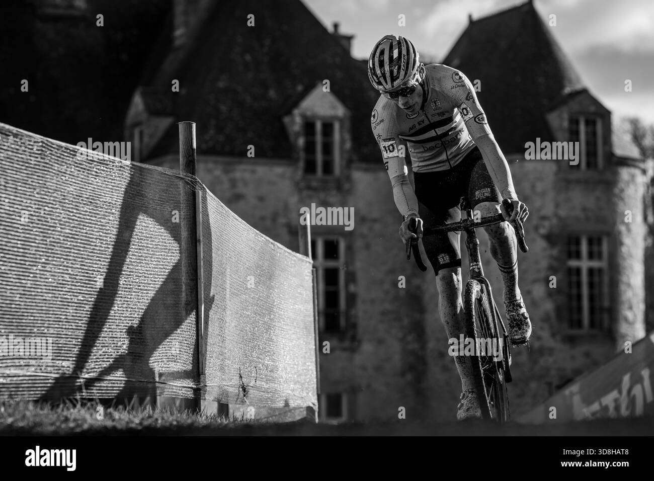 Flamanville, France. 30th Nov, 2025. Belgian Viktor Vandenberghe pictured in action during the men's under 23 race at the Cyclocross World Cup cyclocross event in Flamanville, France, Sunday 30 November 2025, the 2nd stage (out of 12) in the World Cup of the 2025-2026 season. BELGA PHOTO DAVID PINTENS Credit: Belga News Agency/Alamy Live News Stock Photo