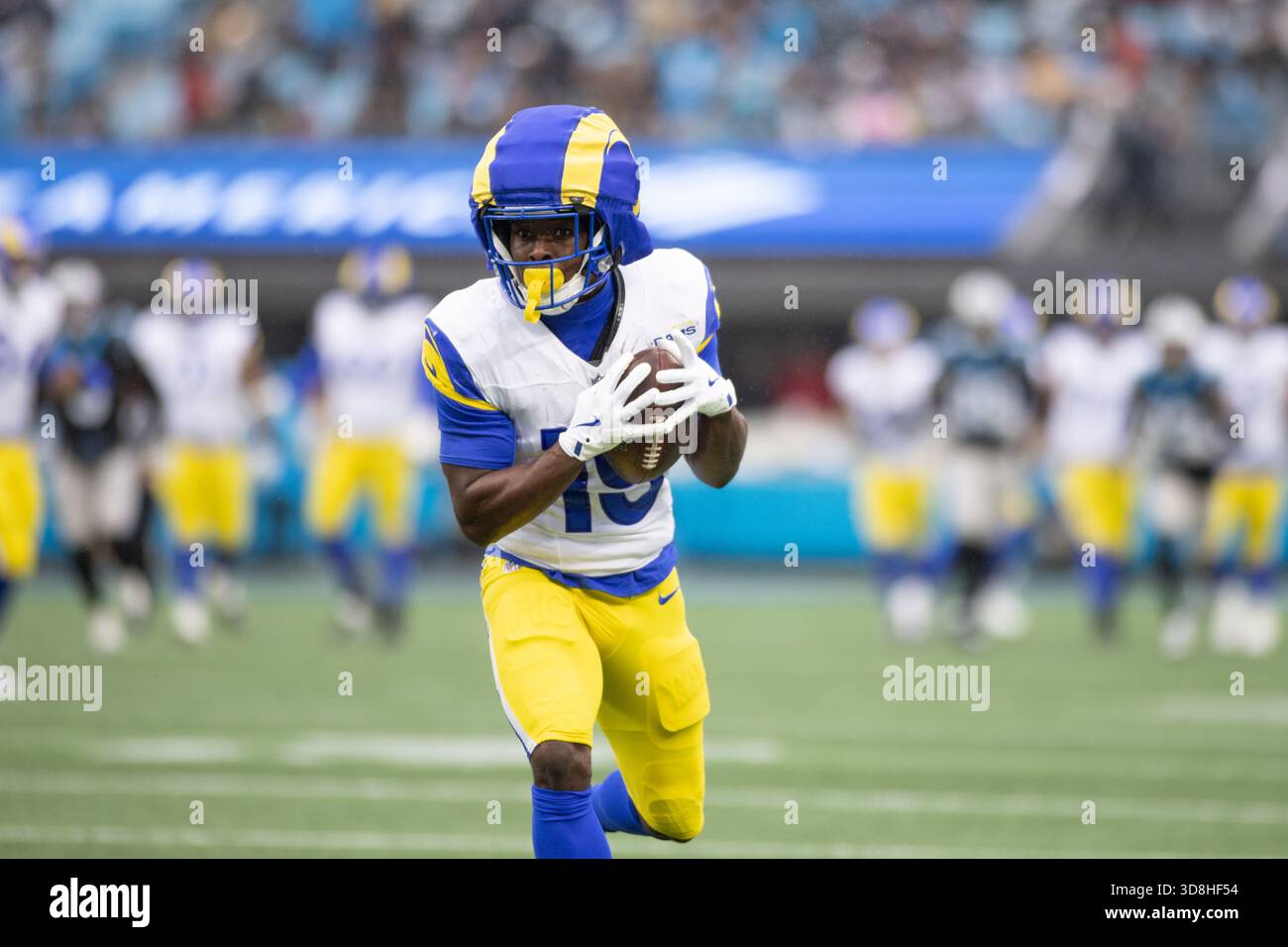Los Angeles Rams wide receiver Xavier Smith (19) catches a pass at Bank ...