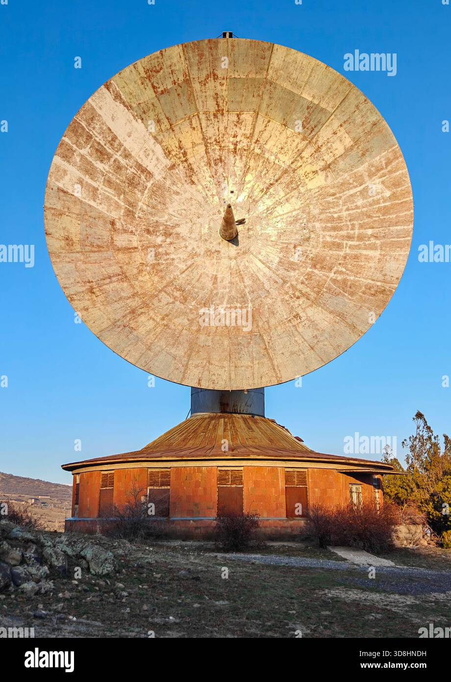 A piece of URSS lost in the Armenian Highlands, the ROT-54 is an ...