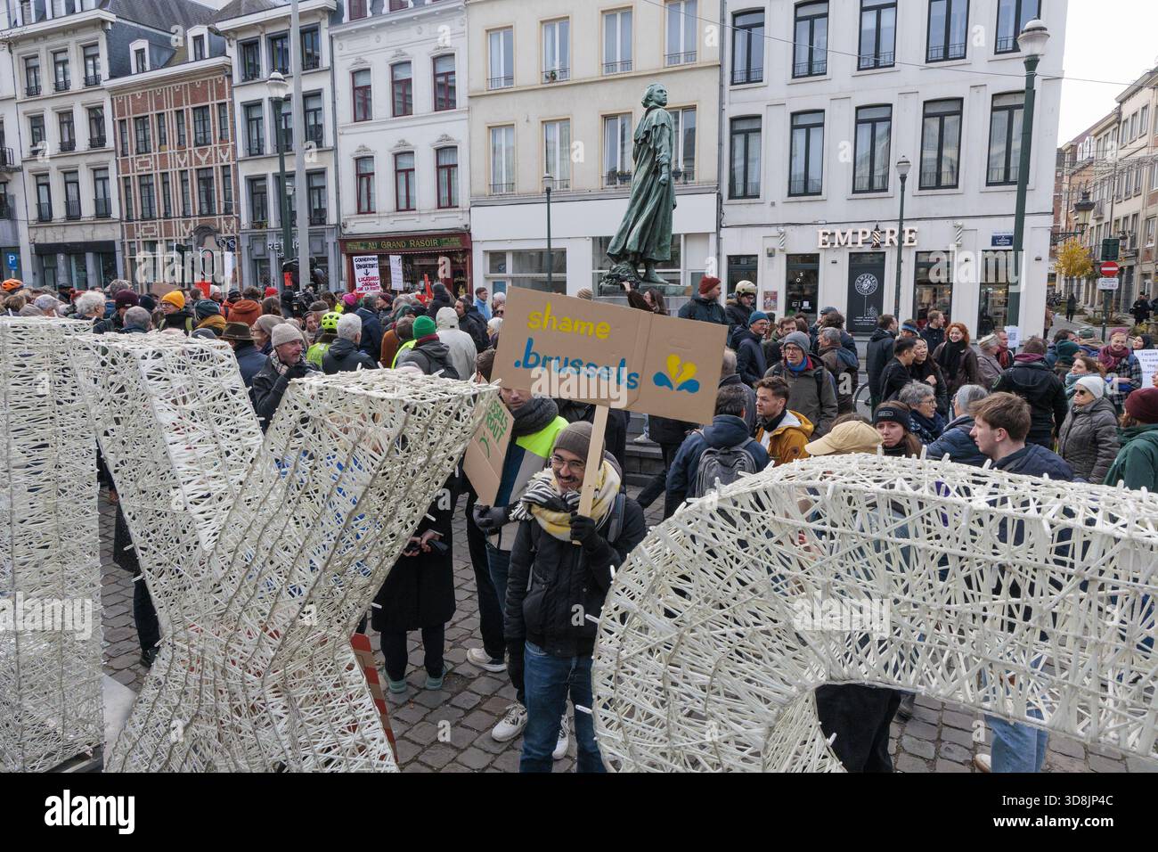 Brussels, Belgium. 01st Dec, 2025. Picture taken during a protest action of Respect Brussels, to protest the lack of a new government for the Brussels Capital Region 541 days after the elections, on Monday 01 December 2025 in Brussels. BELGA PHOTO NICOLAS MAETERLINCK Credit: Belga News Agency/Alamy Live News Stock Photo