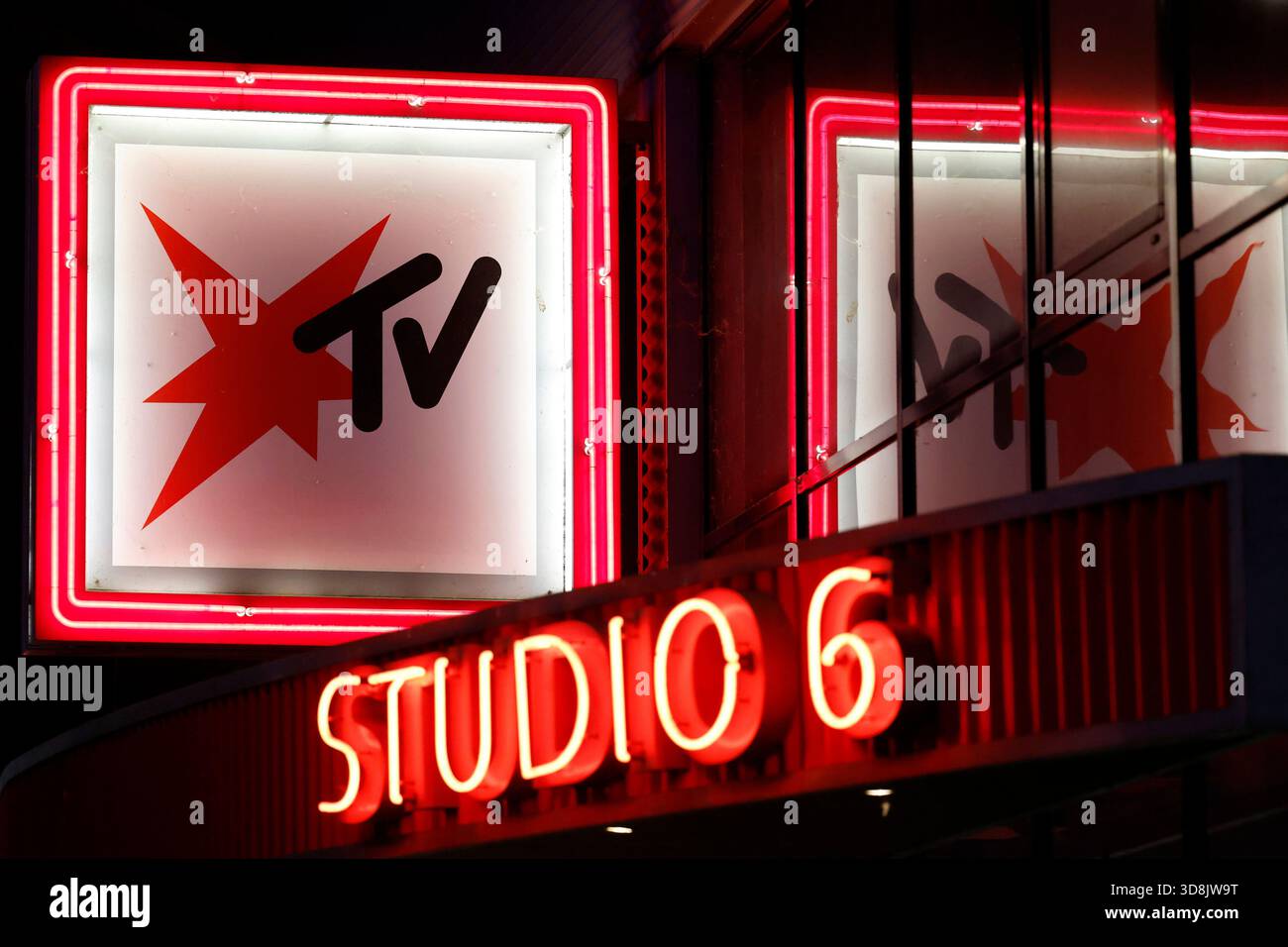 Stern tv hi-res stock photography and images - Alamy