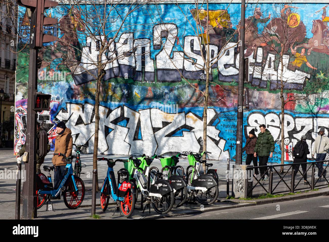 Quai de valmy street art hi-res stock photography and images - Alamy