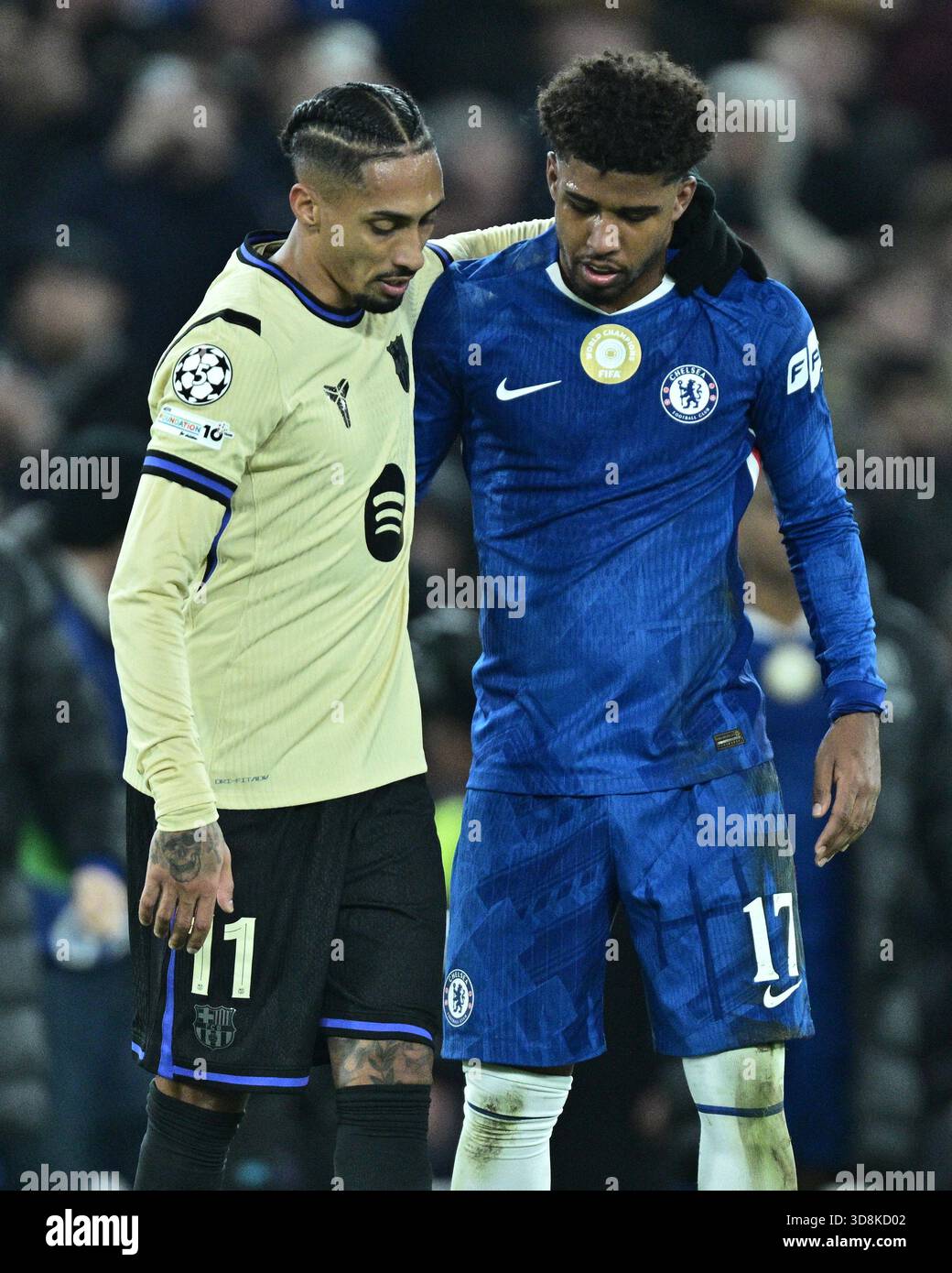 LONDON, ENGLAND - NOVEMBER 25: Raphinha of FC Barcelona in away