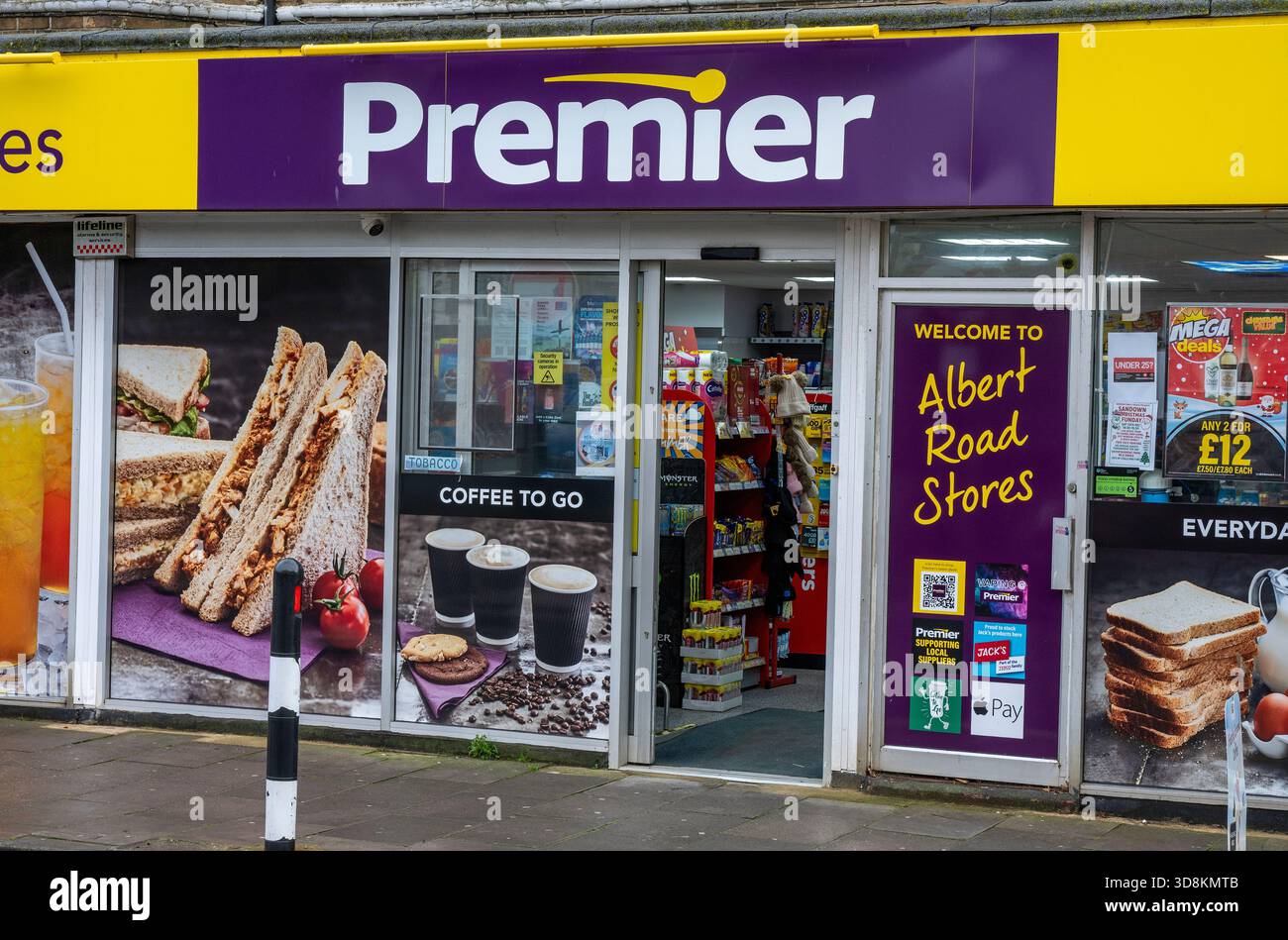 premier shop tobacco prices near me Premier shop hi-res stock photography and images