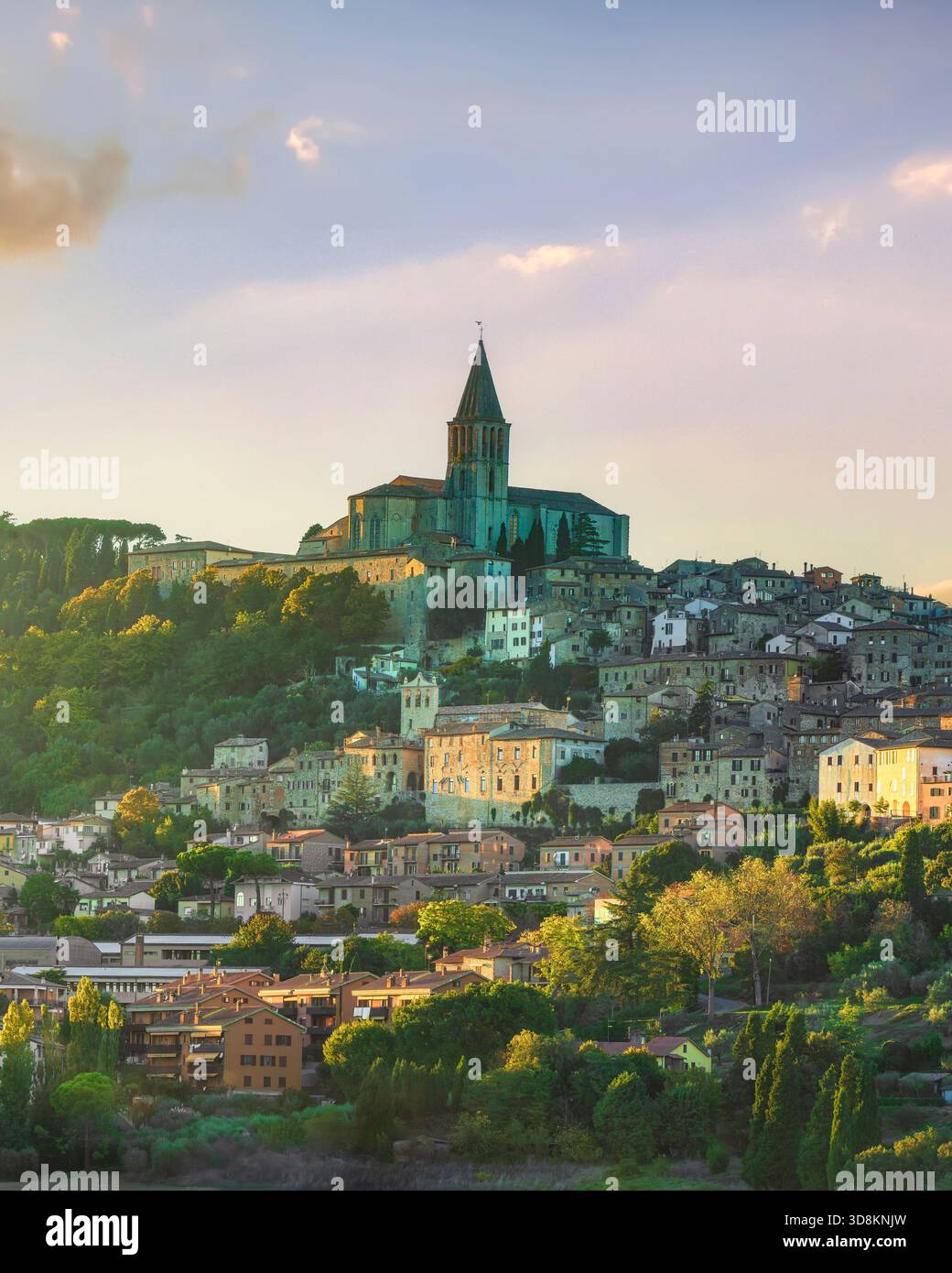 Todi umbria italy village hi-res stock photography and images - Alamy, image size:1040x1390