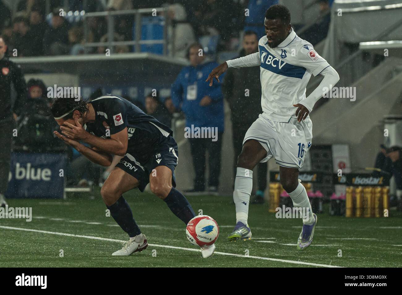 duel-between-nicky-beloko-16-ls-and-jan-bamert-19-thun-during-the