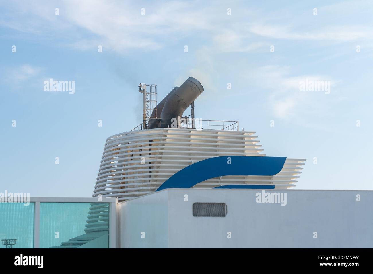 Blue funnel lines hi-res stock photography and images - Alamy