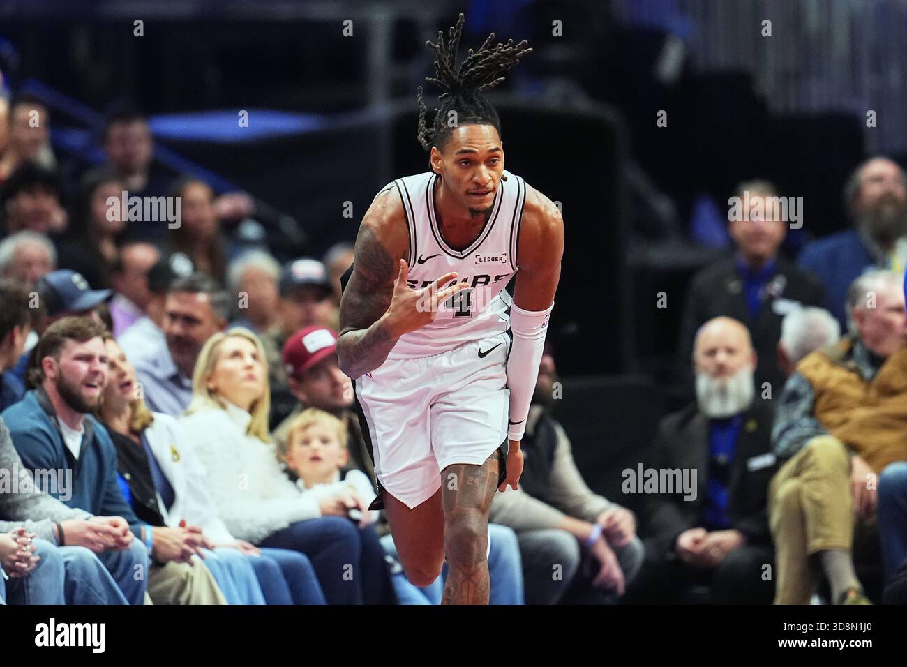 Devin Forward San Antonio Spurs guard/forward Devin Vassell (24) in the second half ...