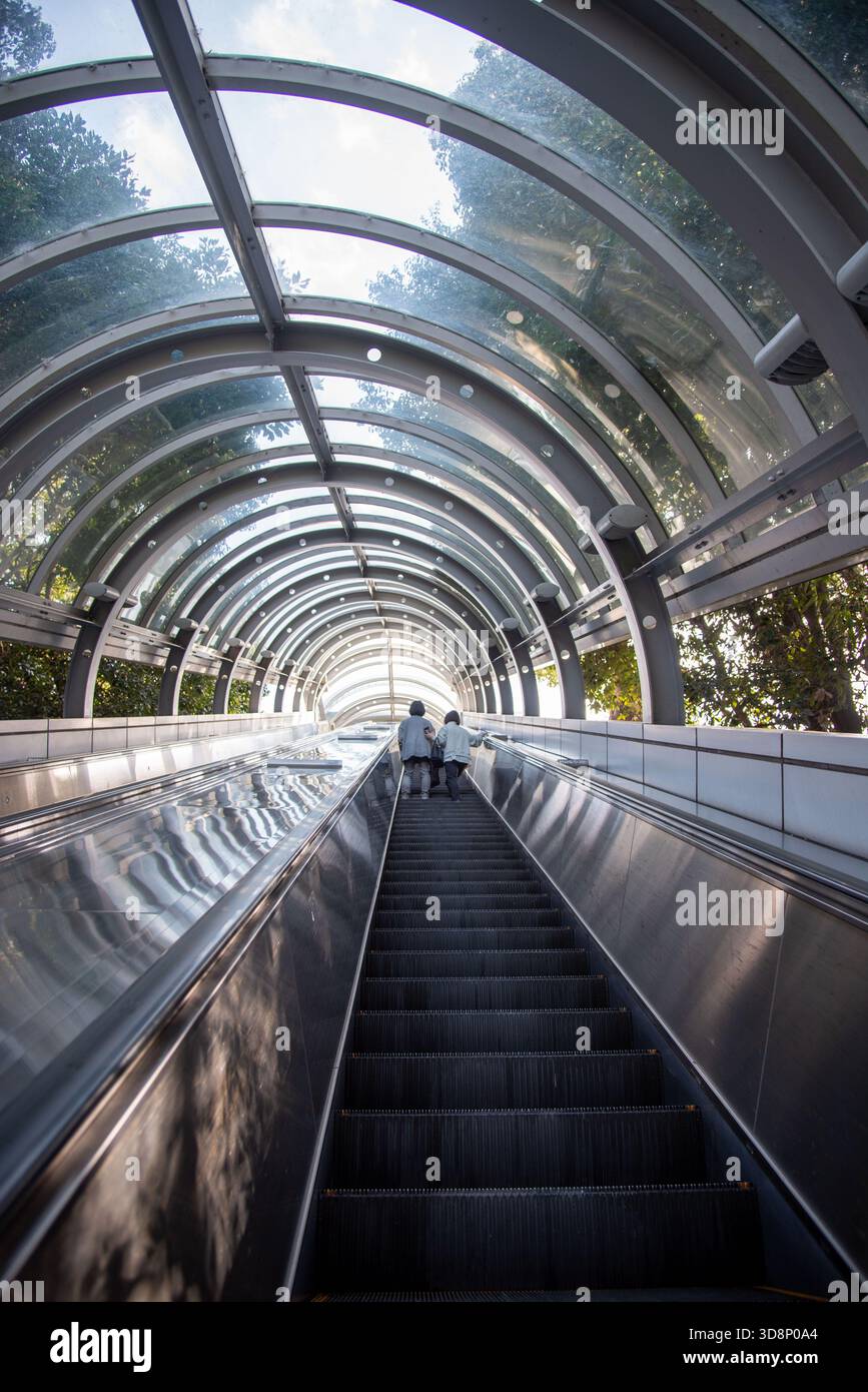 Glass enclosed escalator hi-res stock photography and images - Alamy