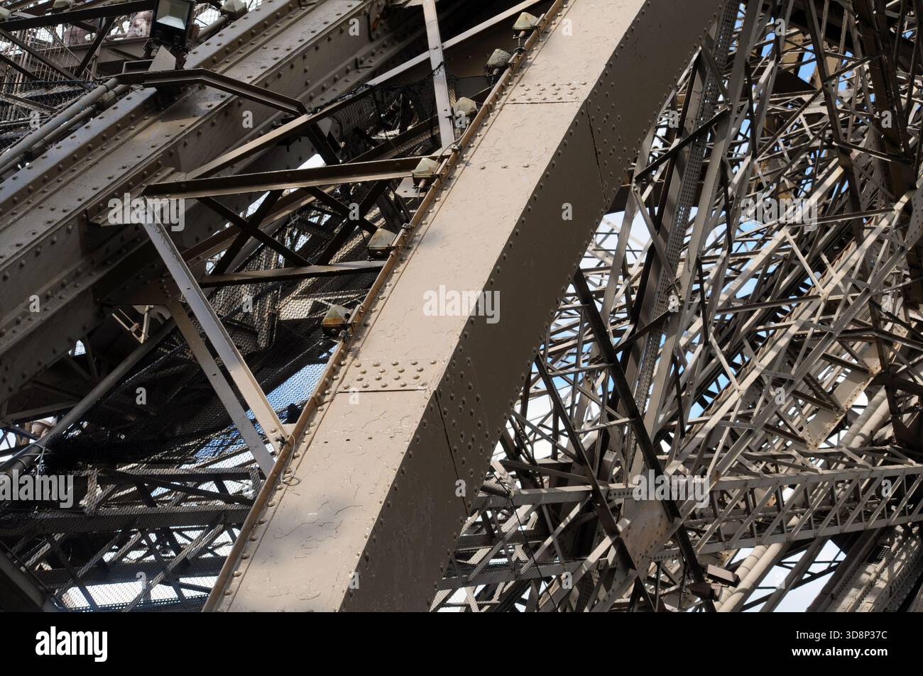 Steel lattice girder truss hi-res stock photography and images - Alamy