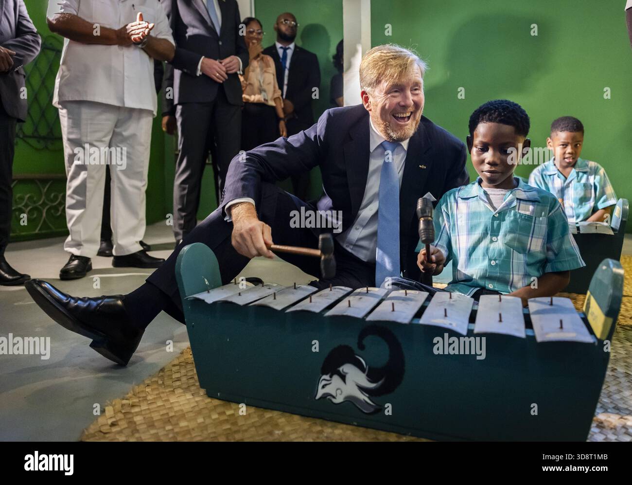 PARAMARIBO - King Willem-Alexander and Queen Máxima visited Villa Zapakara, a foundation that focuses on young people and their development through art, culture, and education. The royal couple was on a three-day state visit to Suriname. ANP REMKO DE WAAL netherlands out - belgium out Credit: ANP/Alamy Live News Stock Photo