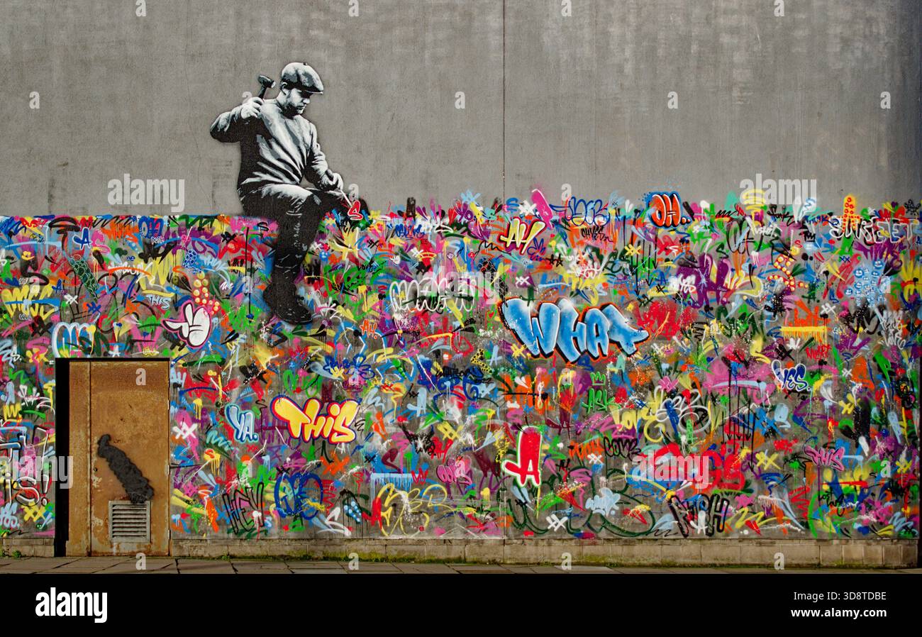 Aberdeen Scotland colourful detailed mural in Virginia Street Stock Photo