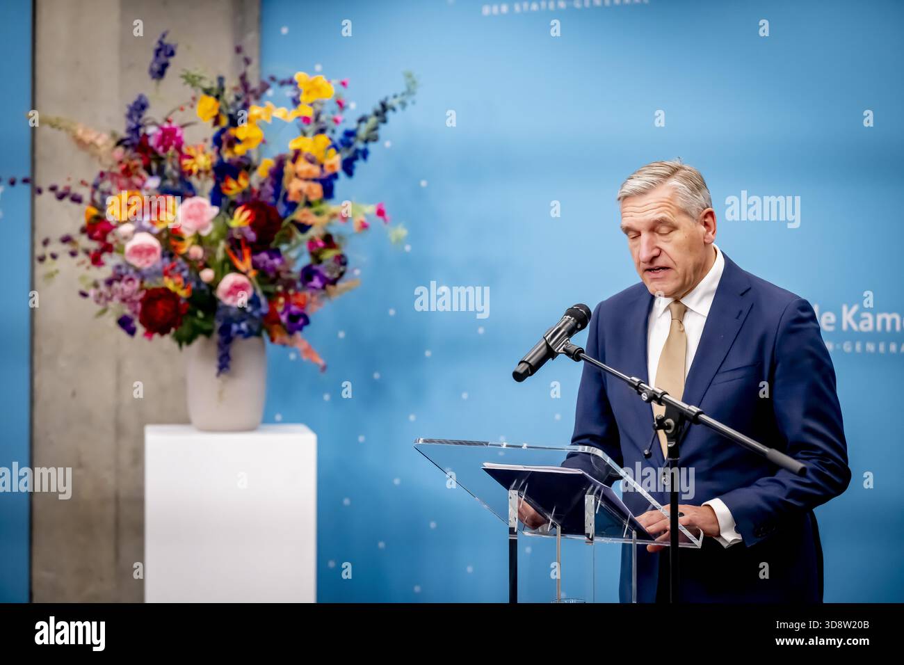 THE HAGUE - presentation of the interim report and the agenda by the informateur Sybrand Buma and handover to the President of the House of Representatives. Thom van Campen in the presence of Rob Jetten (D66) and Henri Bontenbal ROBIN UTRECHT netherlands out - belgium out Stock Photo