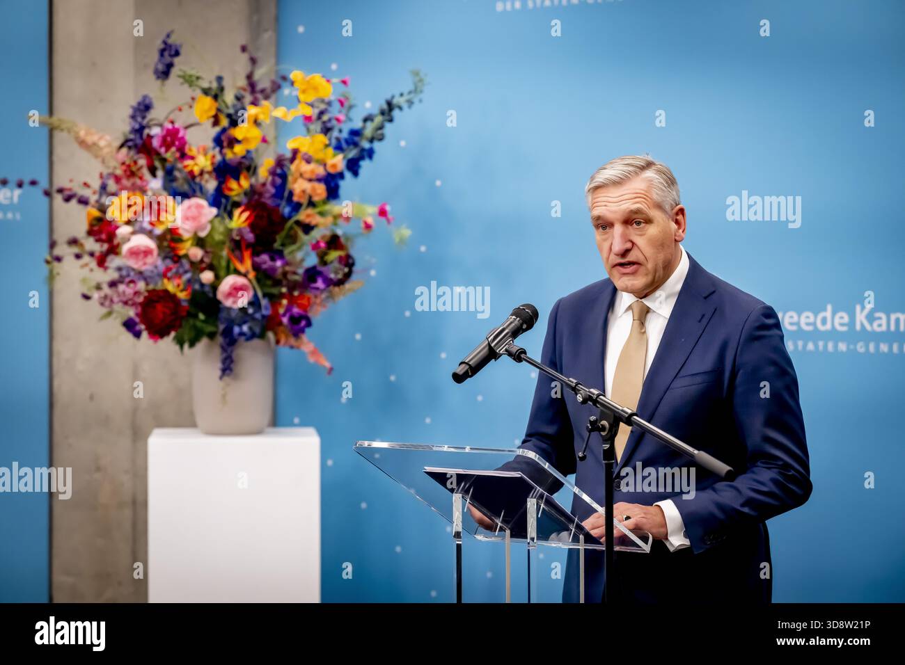 THE HAGUE - presentation of the interim report and the agenda by the informateur Sybrand Buma and handover to the President of the House of Representatives. Thom van Campen in the presence of Rob Jetten (D66) and Henri Bontenbal ROBIN UTRECHT netherlands out - belgium out Stock Photo