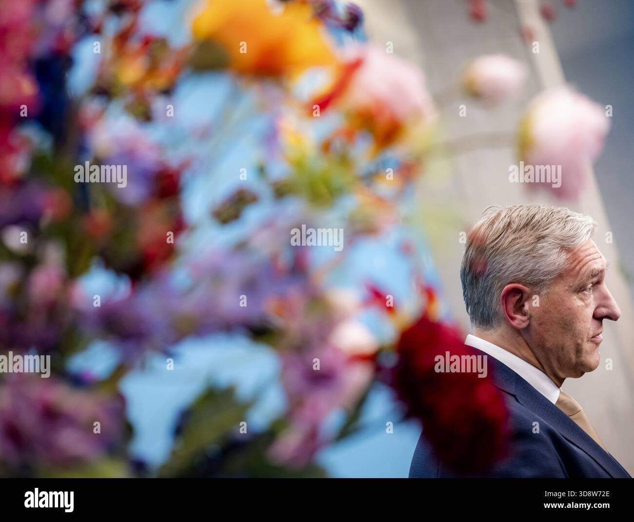 THE HAGUE – Informateur Sybrand Buma (CDA) speaks to the press during the presentation of the interim report, based on the negotiations between D66 and CDA to date. This will be discussed further with other parties next week. ANP SEM VAN DER WAL netherlands out - belgium out Stock Photo
