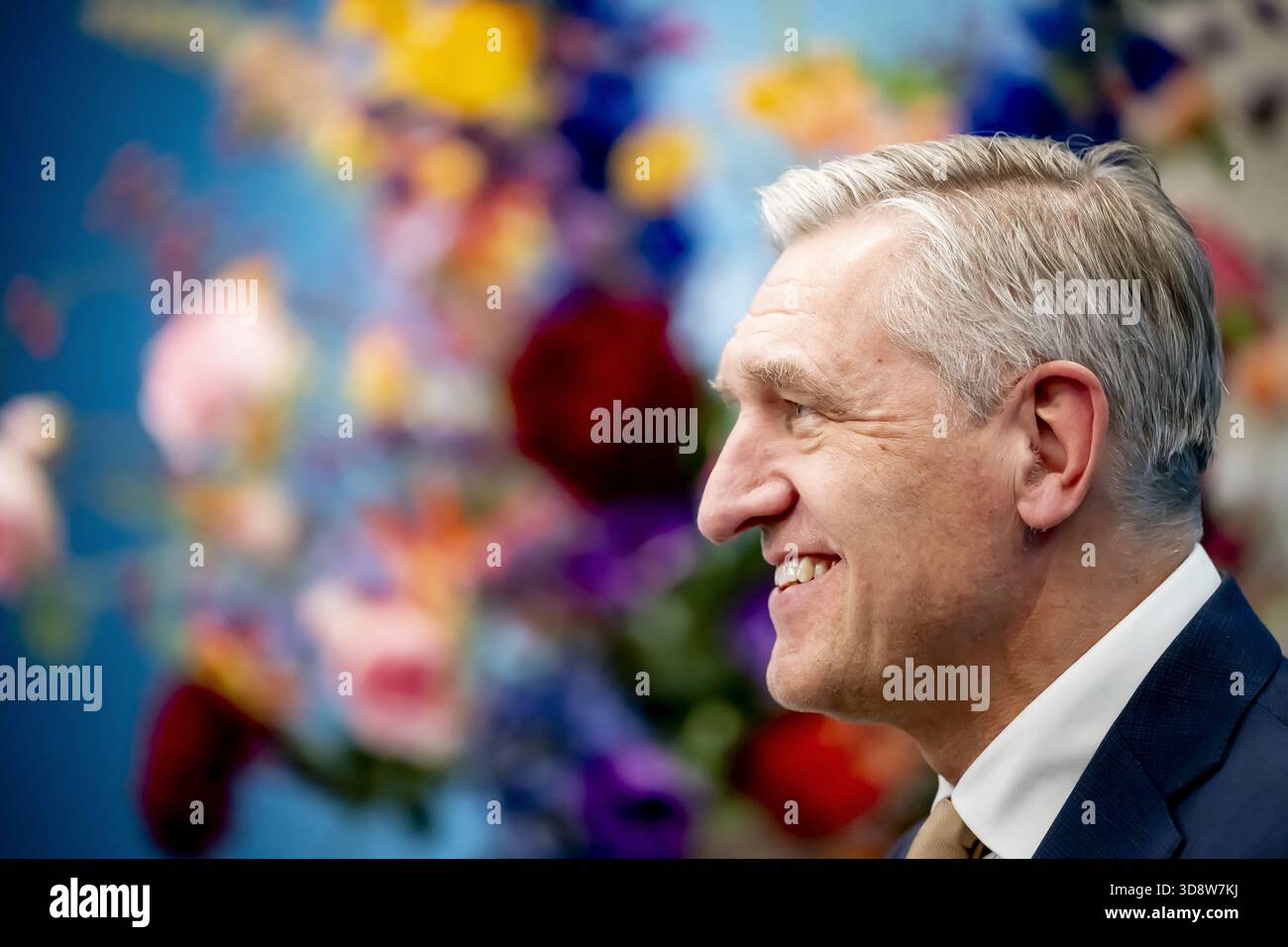 THE HAGUE - presentation of the interim report and the agenda by the informateur Sybrand Buma and handover to the Chairman of the House of Representatives. Thom van Campen in the presence of Rob Jetten (D66) and Henri B Ontenbal ANP /HOLLANDSE HOOGTE /ROBIN UTRECHT netherlands out - belgium out Stock Photo