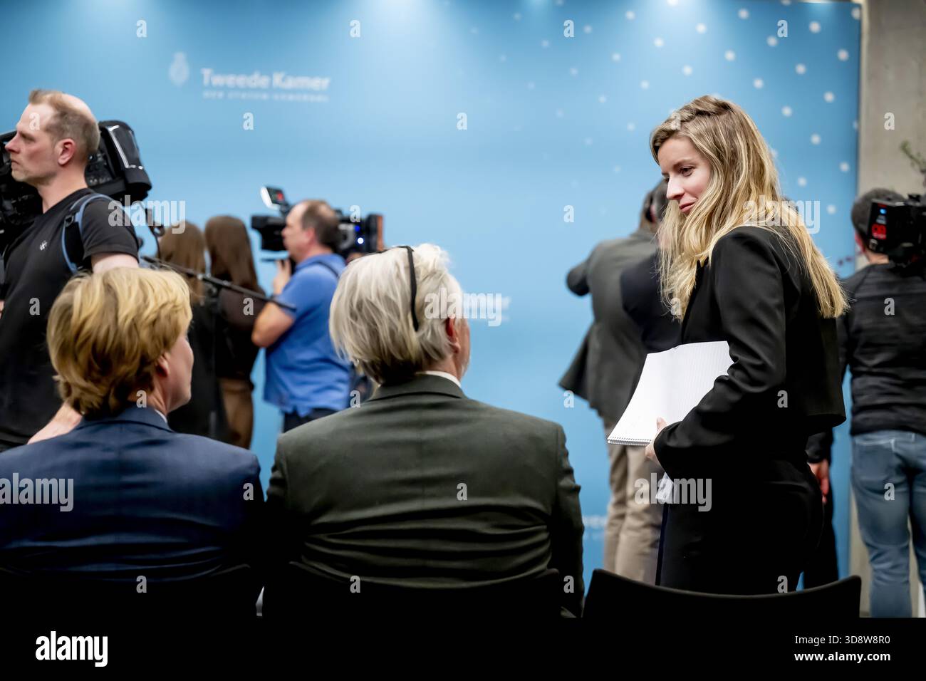 THE HAGUE - Merel Ek sbs . Presentation of the interim report and the agenda by the informateur Sybrand Buma and handover to the Speaker of the House of Representatives. Thom van Campen in the presence of Rob Jetten (D66) and Henri Bontenbal ANP /HOLLANDSE HOOGTE /ROBIN UTRECHT netherlands out - belgium out Stock Photo