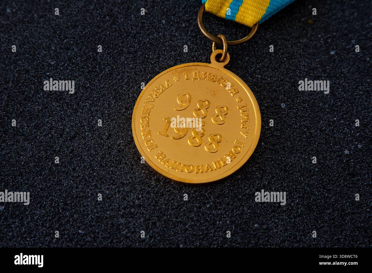 Award ribbon blue hi-res stock photography and images - Alamy