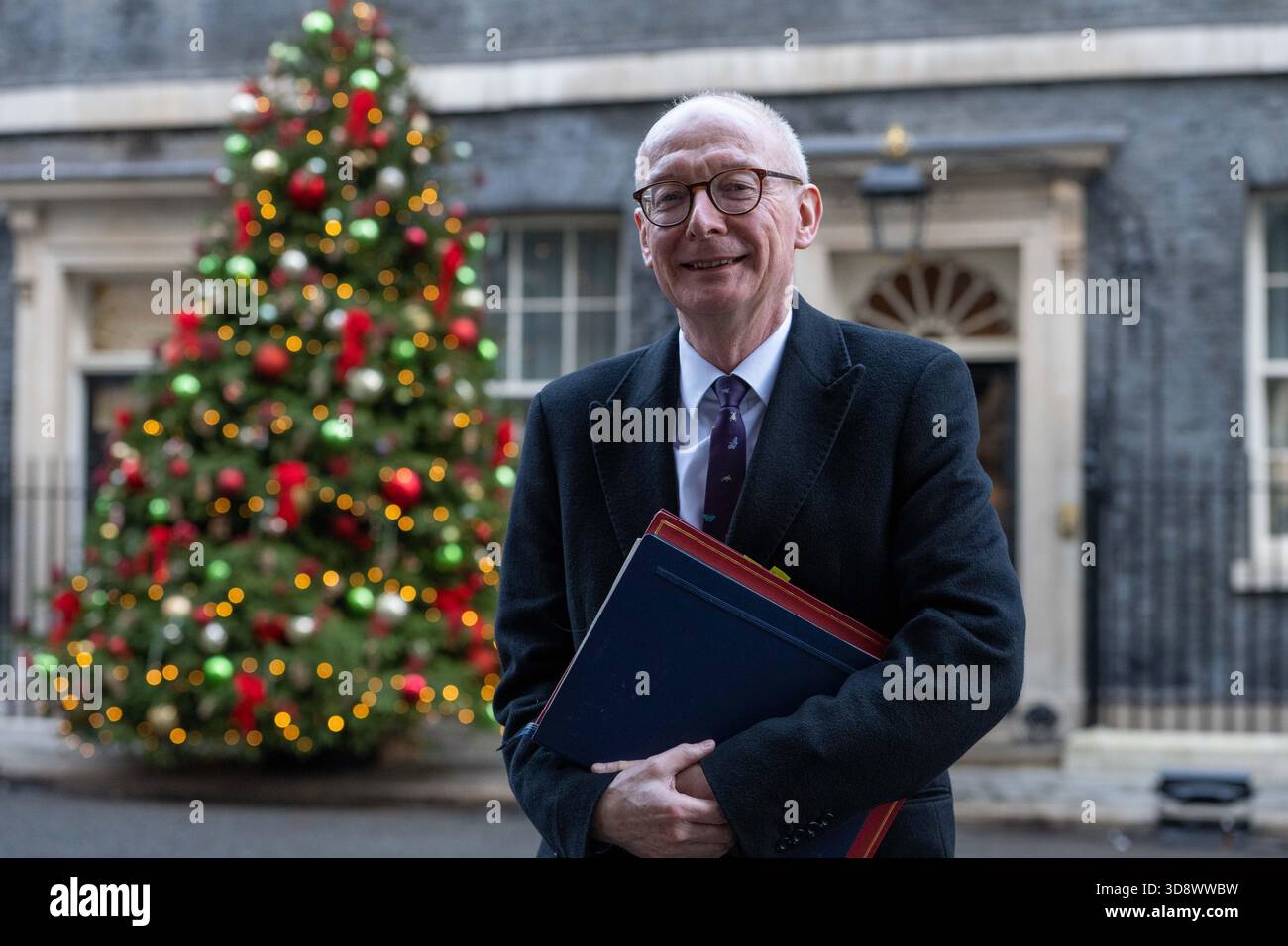 London, England, UK. 2nd Dec, 2025. PAT MCFADDEN, Secretary of State for Work and Pensions, leaves 10 Downing Street after a weekly Cabinet Meeting. (Credit Image: © Thomas Krych/ZUMA Press Wire) EDITORIAL USAGE ONLY! Not for Commercial USAGE! Stock Photo
