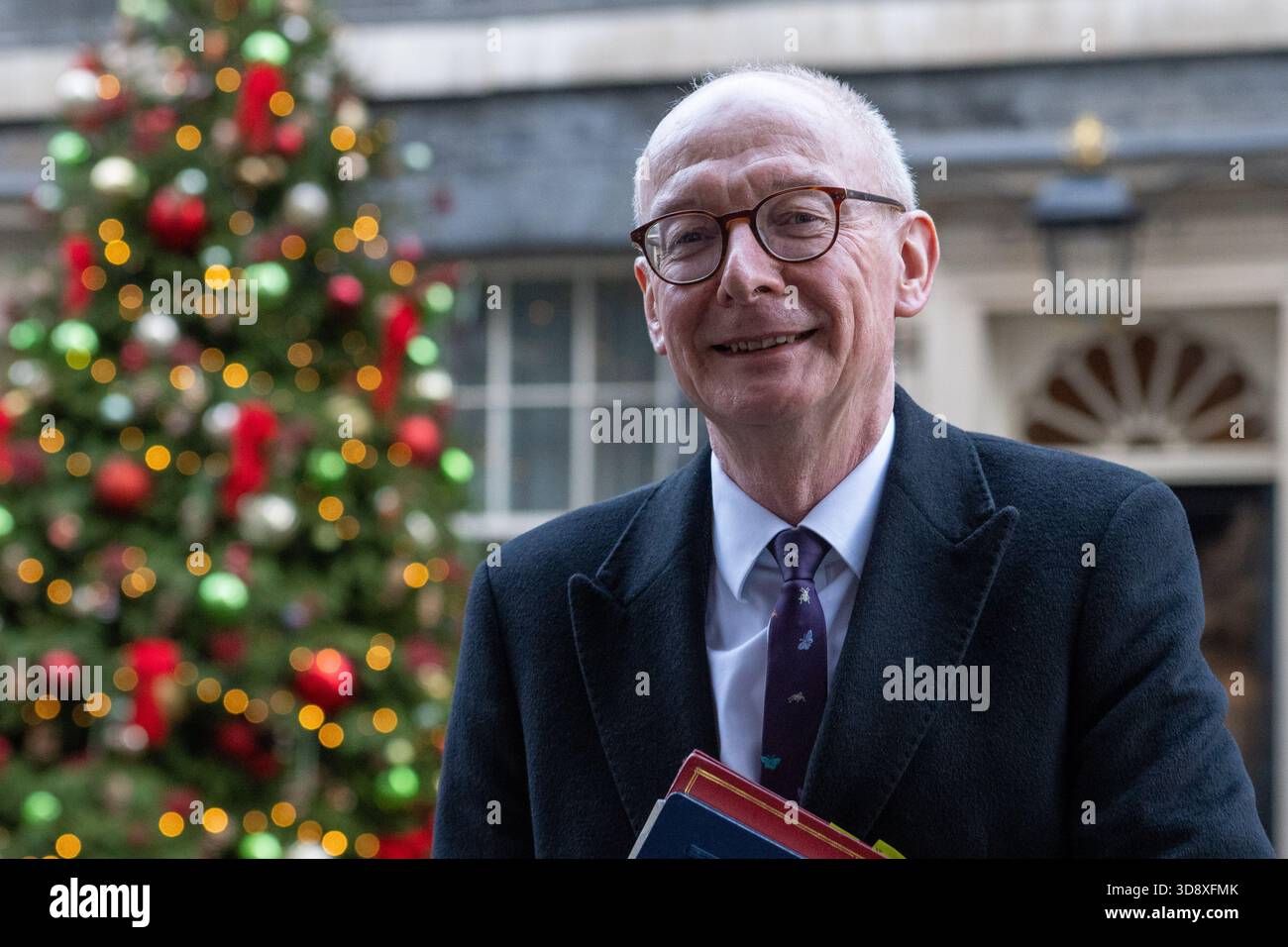 London, England, UK. 2nd Dec, 2025. PAT MCFADDEN, Secretary of State for Work and Pensions, leaves 10 Downing Street after a weekly Cabinet Meeting. (Credit Image: © Thomas Krych/ZUMA Press Wire) EDITORIAL USAGE ONLY! Not for Commercial USAGE! Stock Photo