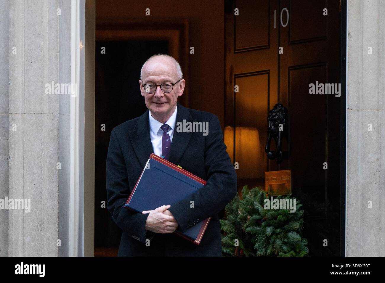 London, England, UK. 2nd Dec, 2025. PAT MCFADDEN, Secretary of State for Work and Pensions, leaves 10 Downing Street after a weekly Cabinet Meeting. (Credit Image: © Thomas Krych/ZUMA Press Wire) EDITORIAL USAGE ONLY! Not for Commercial USAGE! Stock Photo