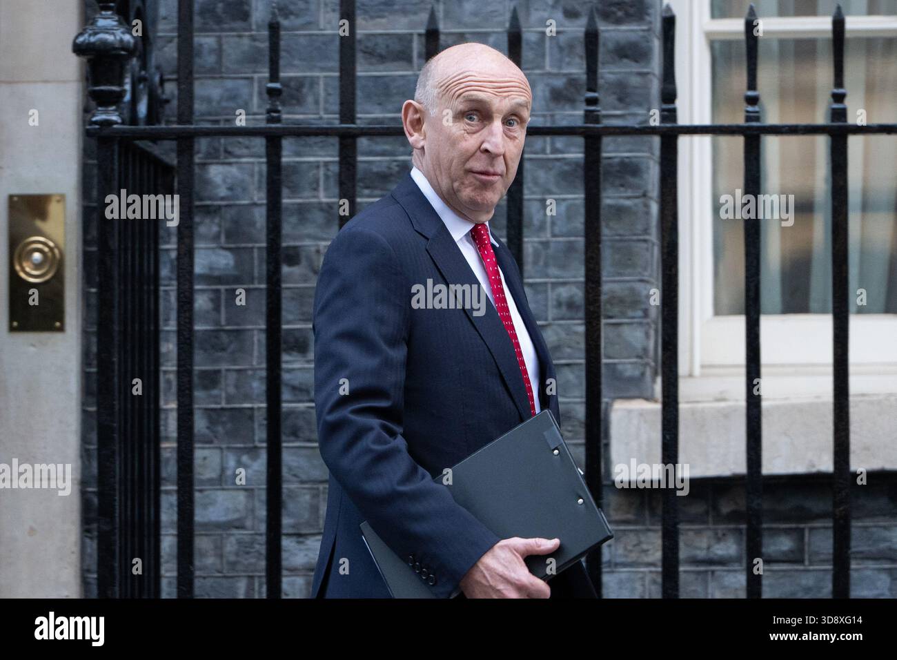 London, England, UK. 2nd Dec, 2025. JOHN HEALEY, Defence Secretary, leaves 10 Downing Street after a weekly Cabinet Meeting. (Credit Image: © Thomas Krych/ZUMA Press Wire) EDITORIAL USAGE ONLY! Not for Commercial USAGE! Stock Photo