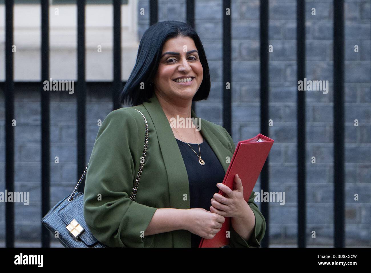 London, England, UK. 2nd Dec, 2025. SHABANA MAHMOOD, Secretary of State for the Home Department, leaves 10 Downing Street after a Cabinet Meeting. (Credit Image: © Thomas Krych/ZUMA Press Wire) EDITORIAL USAGE ONLY! Not for Commercial USAGE! Stock Photo