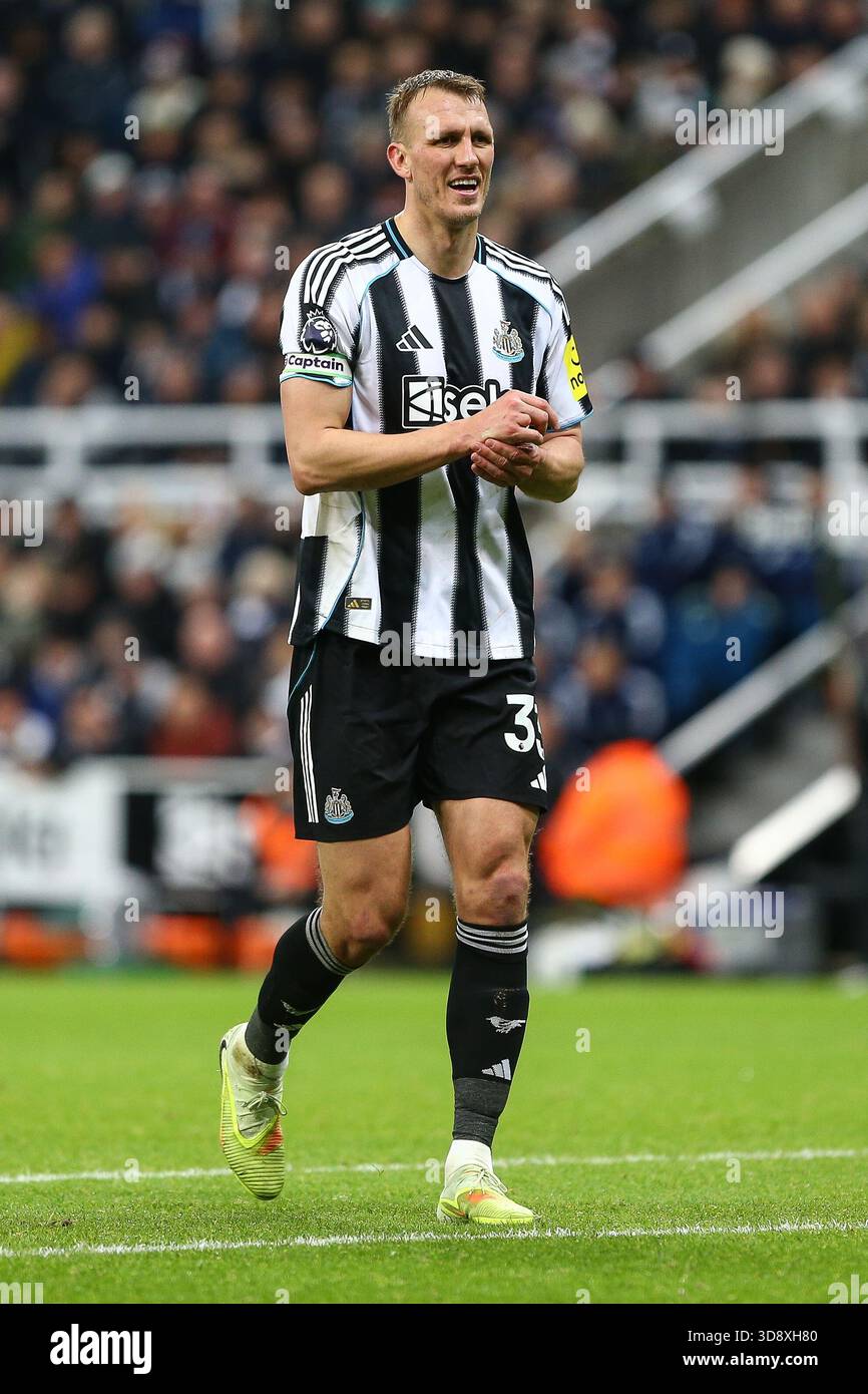 Dan Burn of Newcastle United in action during the Premier League match between Newcastle United and Tottenham Hotspur at St. James's Park, Newcastle on Tuesday 2nd December 2025. (Photo: Zach Forster | MI News) Credit: MI News & Sport /Alamy Live News Stock Photo