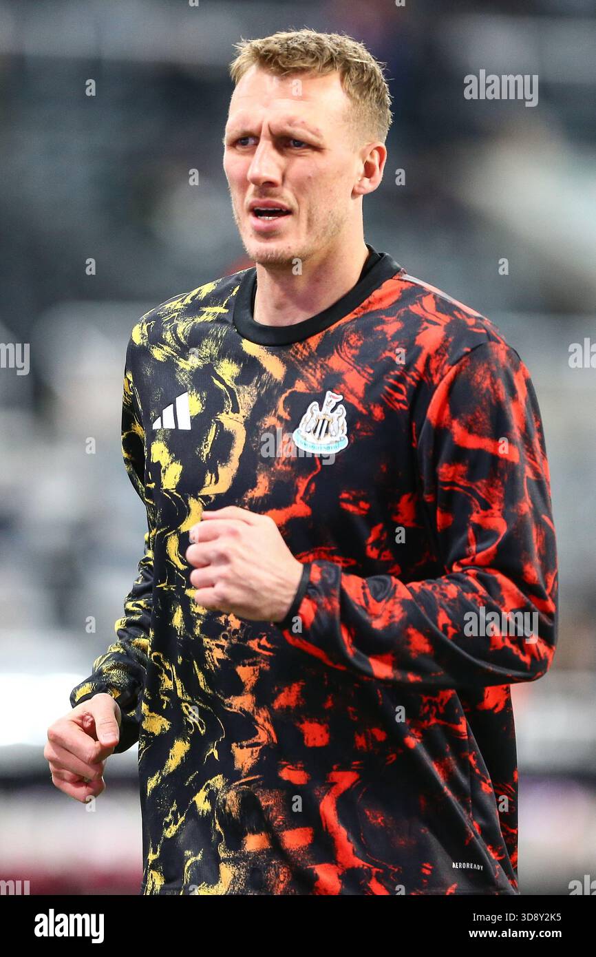 Dan Burn of Newcastle United prior to the Premier League match between Newcastle United and Tottenham Hotspur at St. James's Park, Newcastle on Tuesday 2nd December 2025. (Photo: Zach Forster | MI News) Credit: MI News & Sport /Alamy Live News Stock Photo