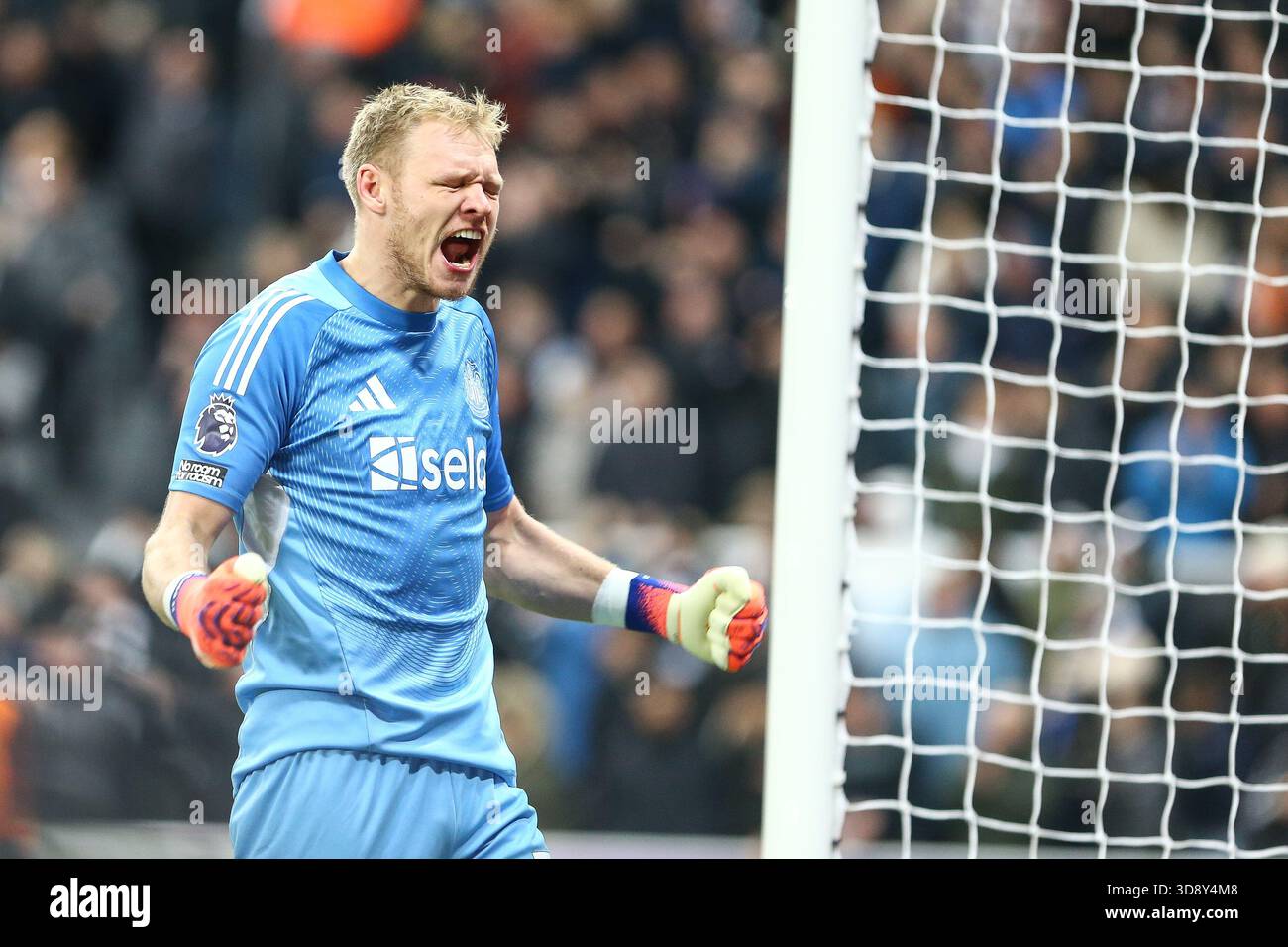 Aaron Ramsdale of Newcastle United celebrates during the Premier League ...