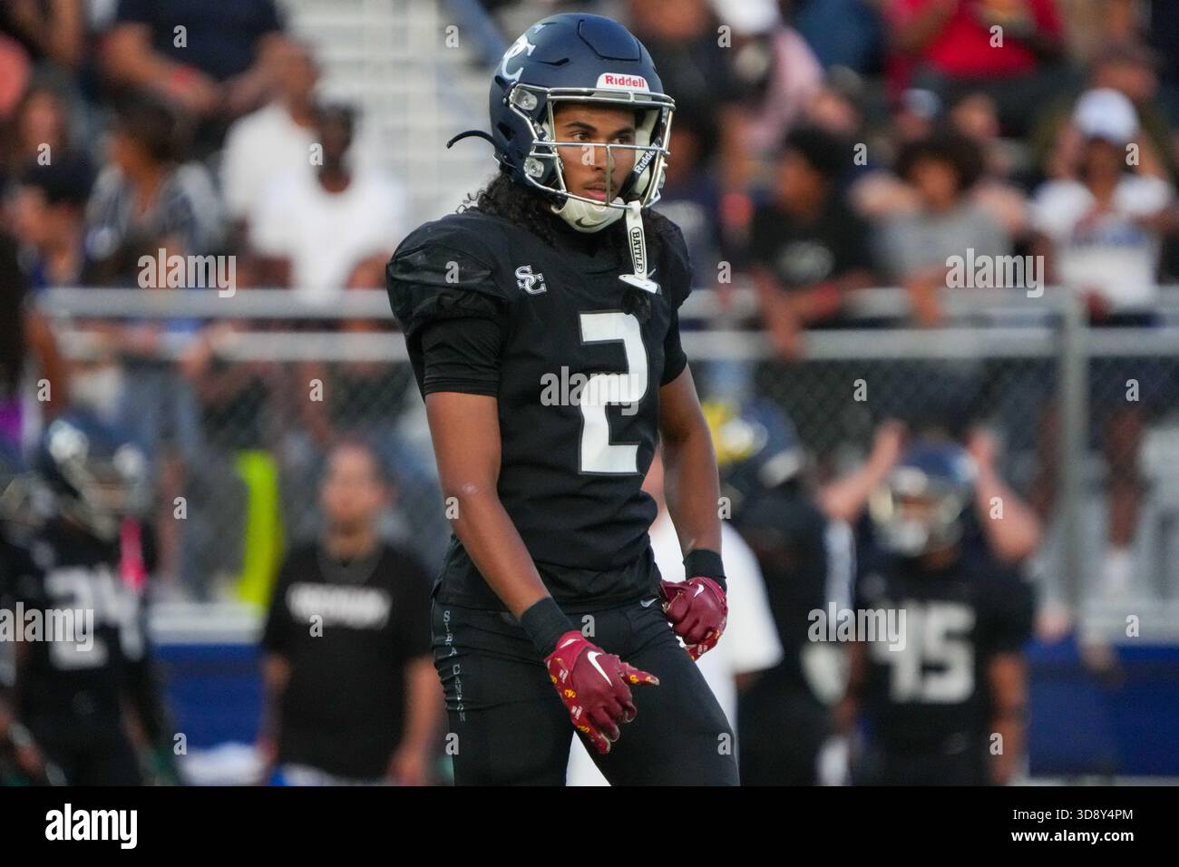Sierra Canyon Trailblazers cornerback Madden Riordan (2) during a high ...