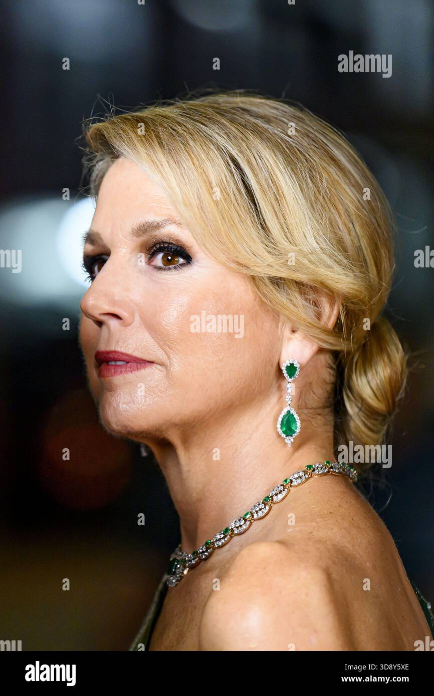 Paramaribo, The Netherlands, 2025-12-02 19:51:55 PARAMARIBO, December 2, 2025, Thalia Theater. King Willem-Alexander and Queen Máxima are paying a state visit to the Republic of Suriname at the invitation of President Jennifer Geerlings-Simons. As a token of appreciation for the hospitality extended, the Royal Couple is offering a cultural program. At the Thalia Theater, Sabrina Starke, a Dutch singer-songwriter of Surinamese descent, will sing her repertoire in collaboration with Surinamese artists. PHOTO: NLBeeld/Patrick van Emst  Credit: NL Beeld / Patrick van Emst Stock Photo