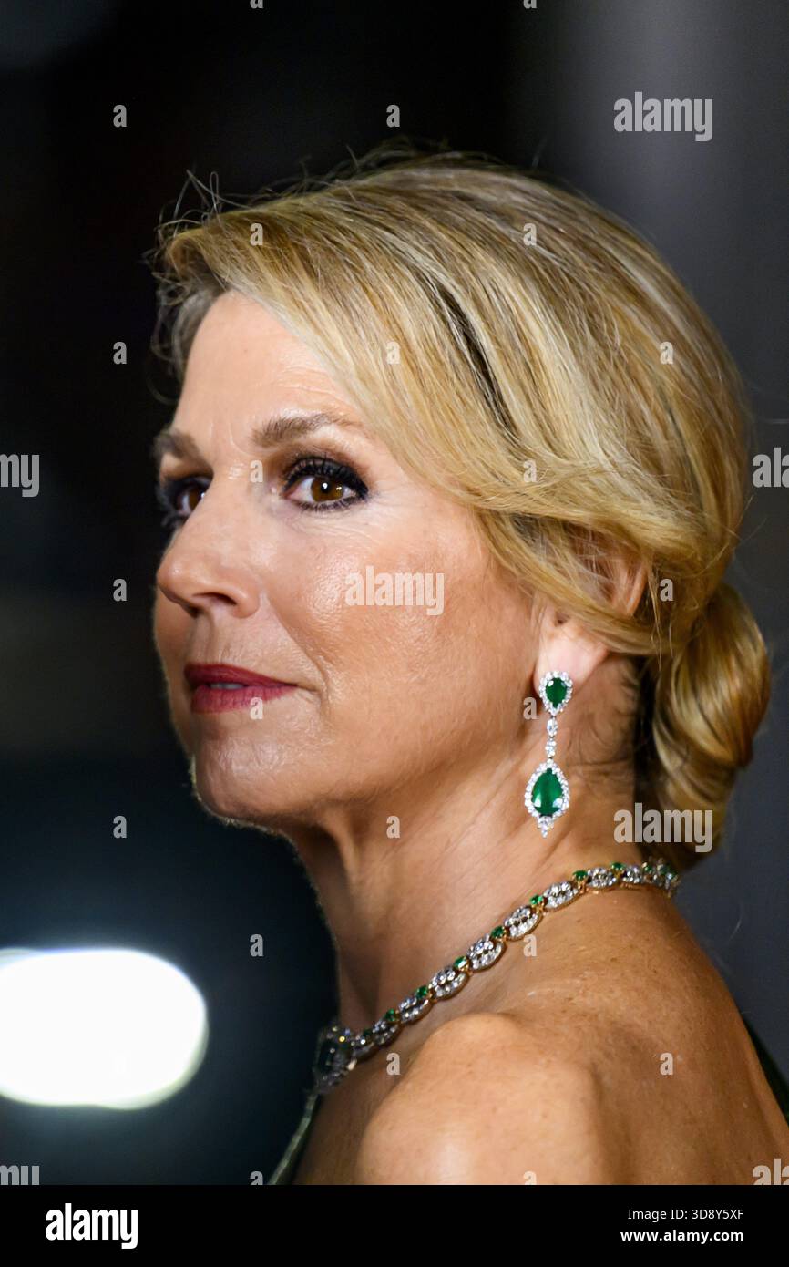 Paramaribo, The Netherlands, 2025-12-02 19:51:54 PARAMARIBO, December 2, 2025, Thalia Theater. King Willem-Alexander and Queen Máxima are paying a state visit to the Republic of Suriname at the invitation of President Jennifer Geerlings-Simons. As a token of appreciation for the hospitality extended, the Royal Couple is offering a cultural program. At the Thalia Theater, Sabrina Starke, a Dutch singer-songwriter of Surinamese descent, will sing her repertoire in collaboration with Surinamese artists. PHOTO: NLBeeld/Patrick van Emst  Credit: NL Beeld / Patrick van Emst Stock Photo