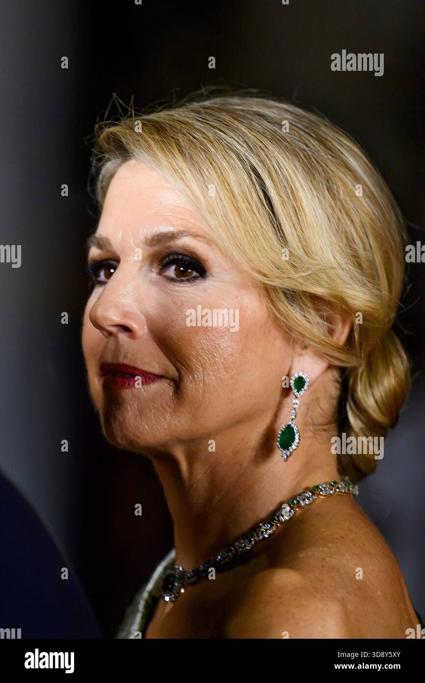 Paramaribo, The Netherlands, 2025-12-02 19:51:54 PARAMARIBO, December 2, 2025, Thalia Theater. King Willem-Alexander and Queen Máxima are paying a state visit to the Republic of Suriname at the invitation of President Jennifer Geerlings-Simons. As a token of appreciation for the hospitality extended, the Royal Couple is offering a cultural program. At the Thalia Theater, Sabrina Starke, a Dutch singer-songwriter of Surinamese descent, will sing her repertoire in collaboration with Surinamese artists. PHOTO: NLBeeld/Patrick van Emst  Credit: NL Beeld / Patrick van Emst Stock Photo