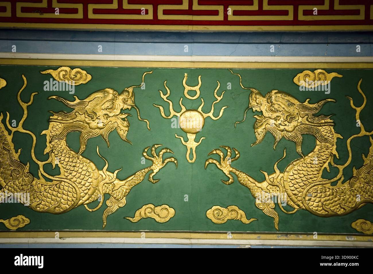Dragons oriental chinese in hi-res stock photography and images - Alamy