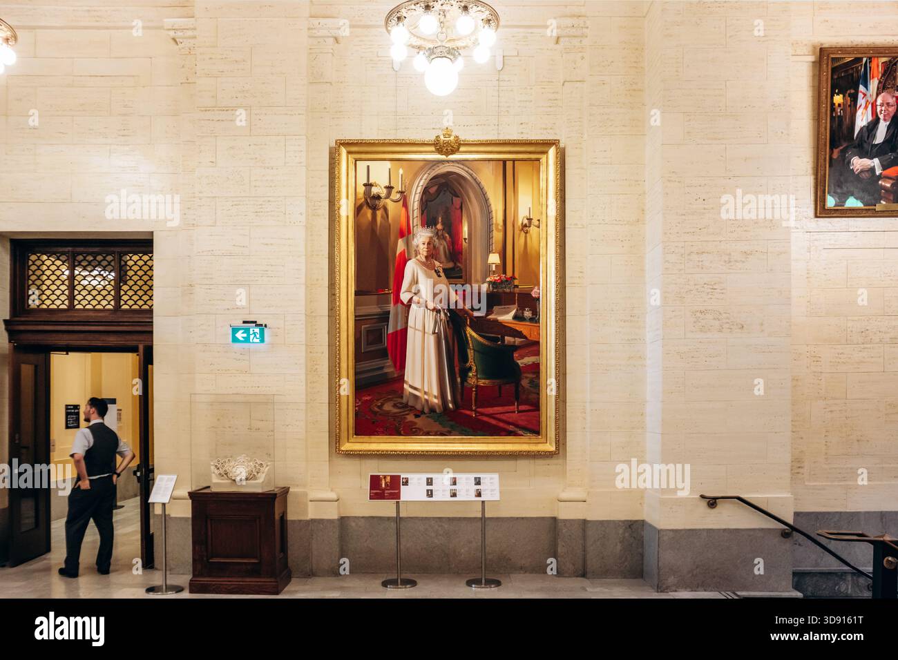 Gold state dress hi-res stock photography and images - Alamy