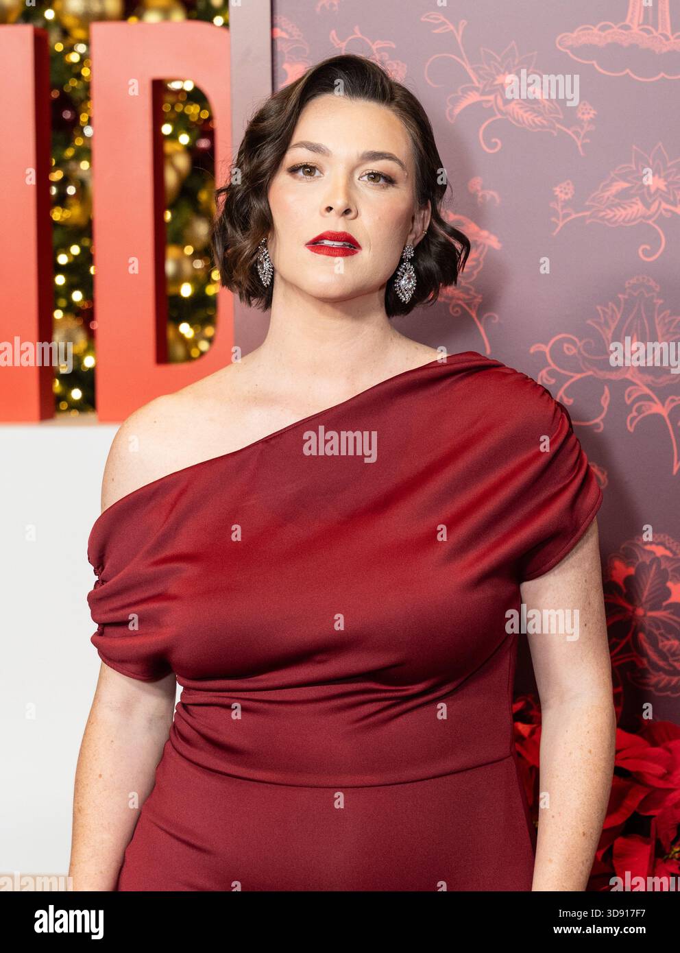 Amanda Joy Erickson Attends Premiere Of The Housemaid At BNP Paribas Amanda Joy Erickson Attends Premiere Of The Housemaid At Bnp Paribas Atrium In New York Ny On December 2 2025 Photo By Lev Radinsipa Usa 3D917F7 