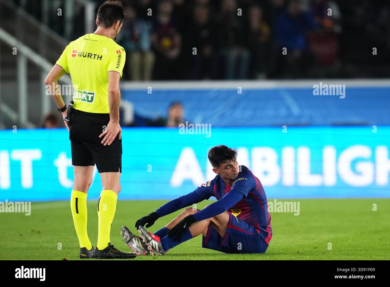 Barcelona, Spain. 03rd Dec, 2025. during the La Liga EA Sports match between FC Barcelona and Atletico de Madrid played at Spotify Camp Nou Stadium on December 2 2025 in Barcelona, Spain. (Photo by Bagu Blanco/PRESSIN)Pedro Gonzalez Pedri of FC Barcelona injury Credit: PRESSINPHOTO SPORTS AGENCY/Alamy Live News Stock Photo