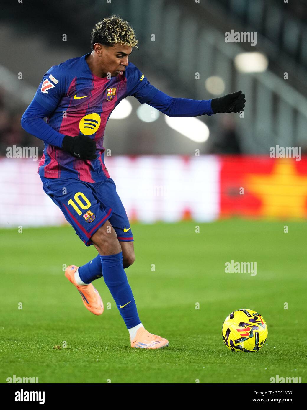 Barcelona, Spain. 03rd Dec, 2025. Lamine Yamal of FC Barcelona during the La Liga EA Sports match between FC Barcelona and Atletico de Madrid played at Spotify Camp Nou Stadium on December 2 2025 in Barcelona, Spain. (Photo by Bagu Blanco/PRESSIN) Credit: PRESSINPHOTO SPORTS AGENCY/Alamy Live News Stock Photo