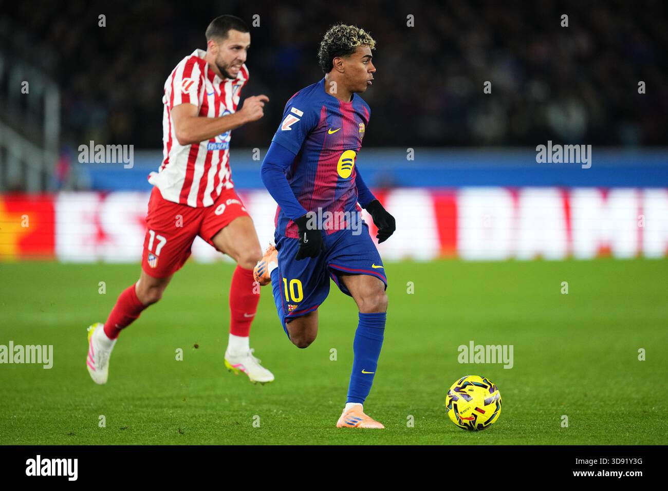 Barcelona, Spain. 03rd Dec, 2025. Lamine Yamal of FC Barcelona and David Hancko of Atletico de Madrid during the La Liga EA Sports match between FC Barcelona and Atletico de Madrid played at Spotify Camp Nou Stadium on December 2 2025 in Barcelona, Spain. (Photo by Bagu Blanco/PRESSIN) Credit: PRESSINPHOTO SPORTS AGENCY/Alamy Live News Stock Photo