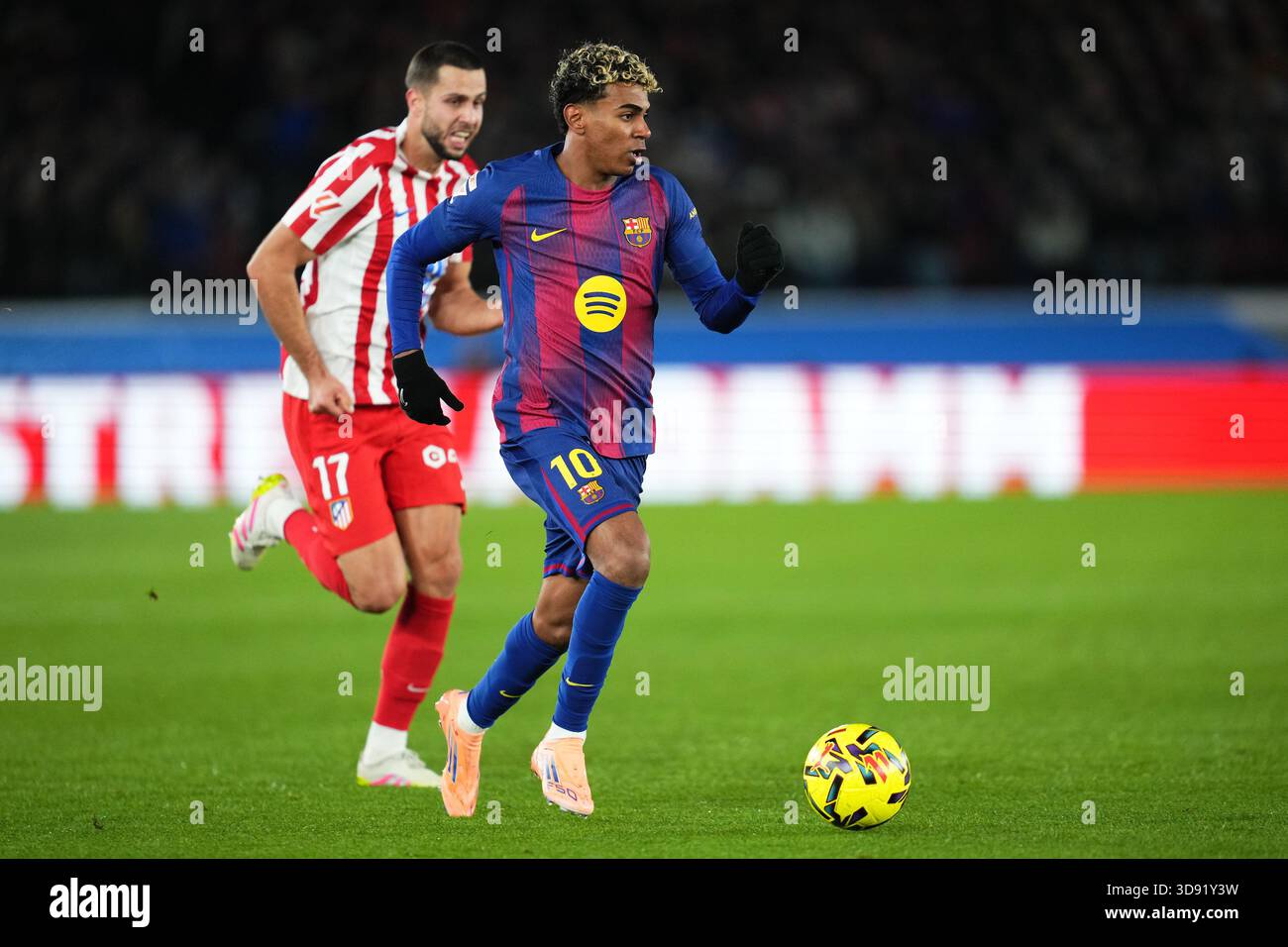 Barcelona, Spain. 03rd Dec, 2025. Lamine Yamal of FC Barcelona and David Hancko of Atletico de Madrid during the La Liga EA Sports match between FC Barcelona and Atletico de Madrid played at Spotify Camp Nou Stadium on December 2 2025 in Barcelona, Spain. (Photo by Bagu Blanco/PRESSIN) Credit: PRESSINPHOTO SPORTS AGENCY/Alamy Live News Stock Photo