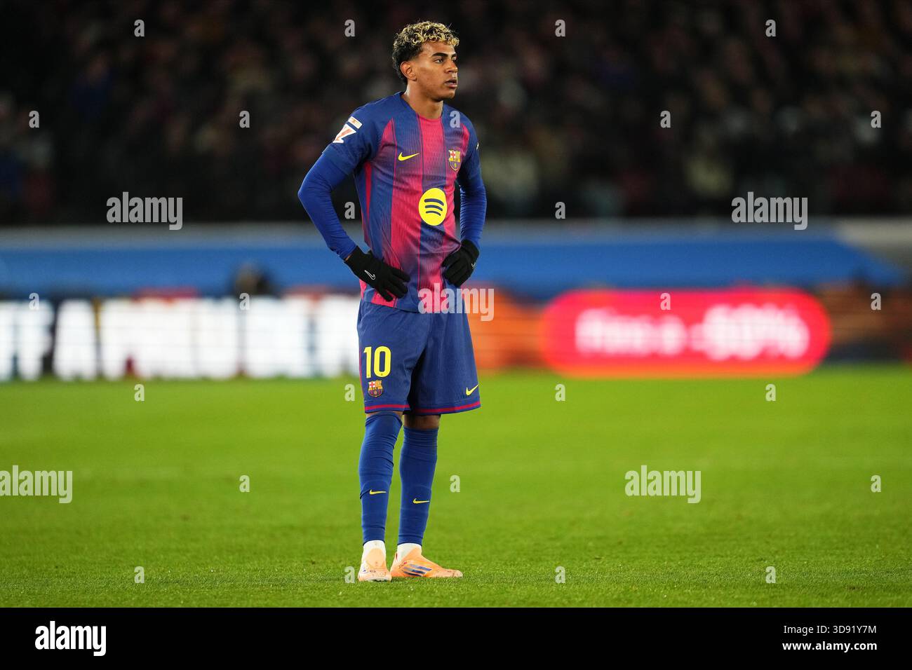Barcelona, Spain. 03rd Dec, 2025. Lamine Yamal of FC Barcelona during the La Liga EA Sports match between FC Barcelona and Atletico de Madrid played at Spotify Camp Nou Stadium on December 2 2025 in Barcelona, Spain. (Photo by Bagu Blanco/PRESSIN) Credit: PRESSINPHOTO SPORTS AGENCY/Alamy Live News Stock Photo
